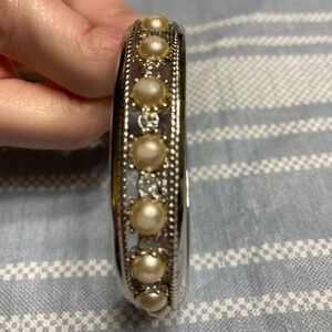 💛TODAY***$19***Vintage designer faux pearl and rhinestone bracelet.
